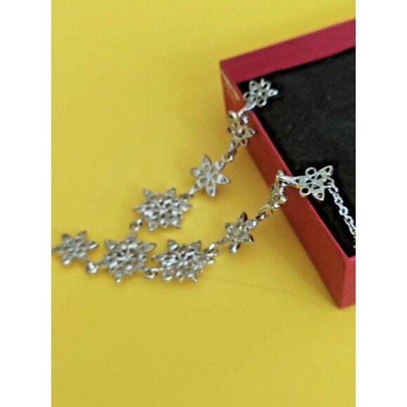 Red and Clear Rhinestone 10 Flower petal 15" necklace and earrings set - Picture 8 of 11